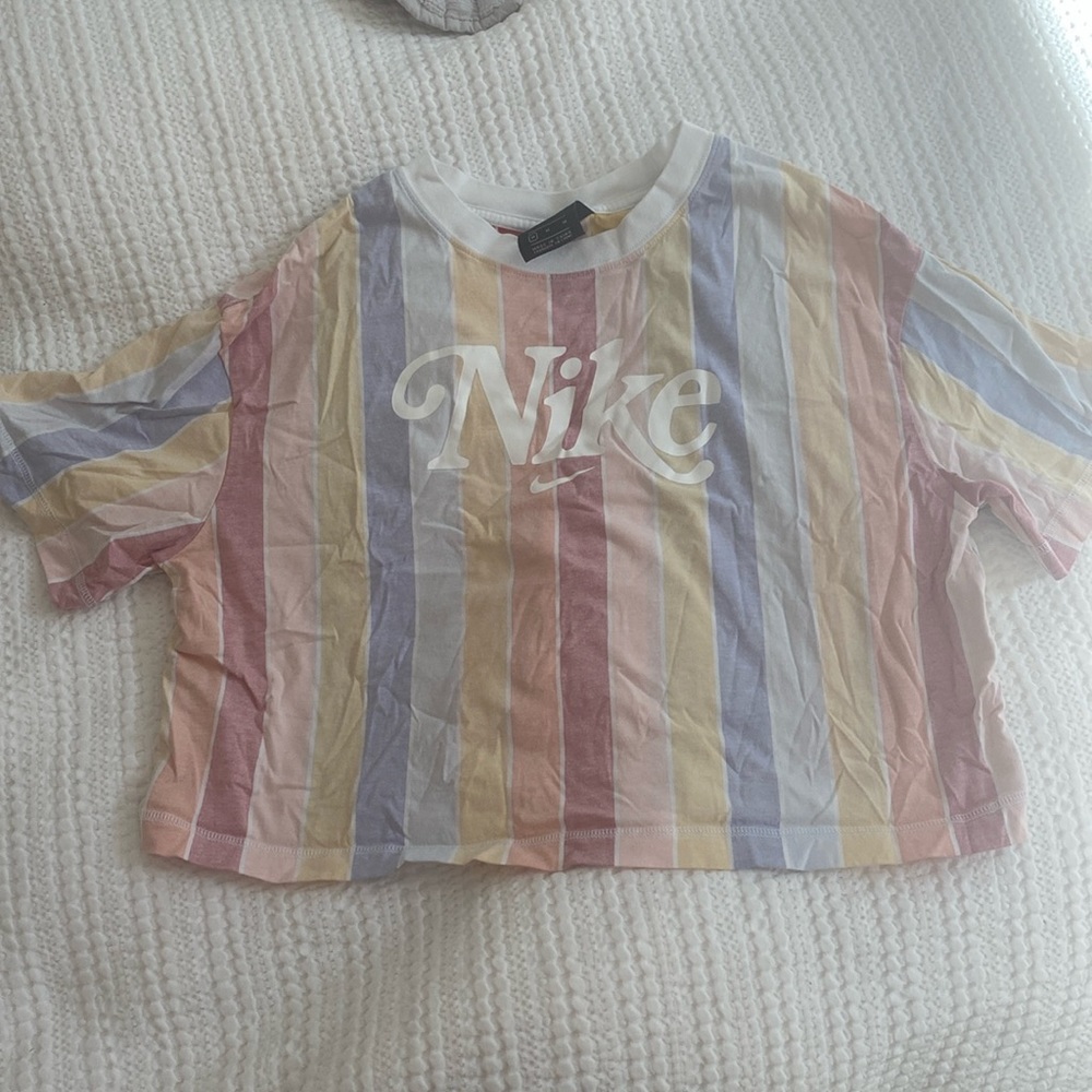 Nike crop shirt
